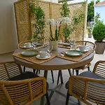 Vivis Hub Lejlighedshotel 3*