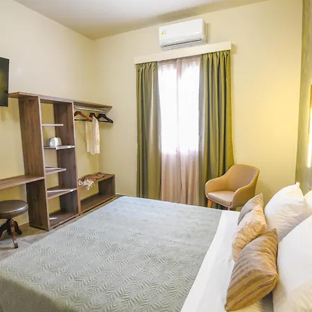Aparthotel Vivis Hub