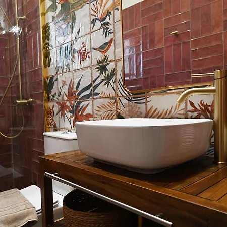 Aparthotel Vivis Hub *