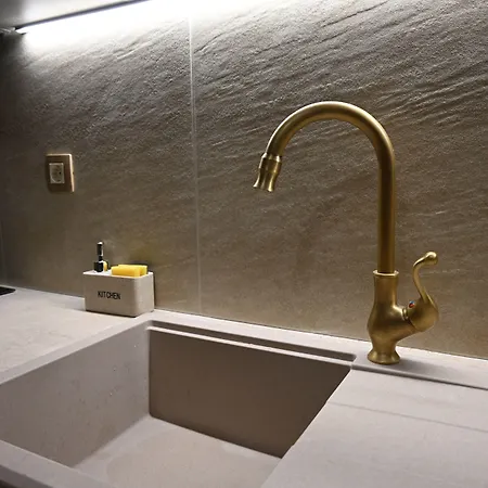 Vivis Hub 아르고스톨리온