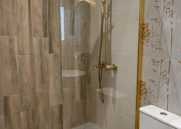 Vivis Hub Aparthotel 3*