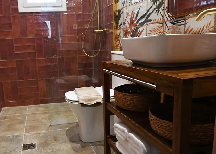 Vivis Hub Aparthotel 3*