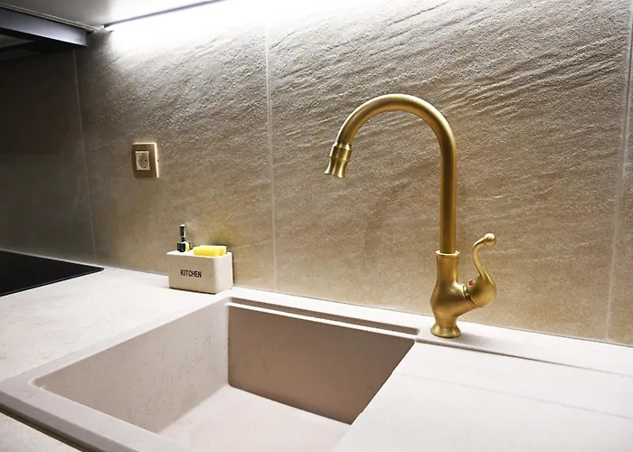 Aparthotel Vivis Hub 3*